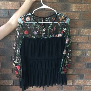 BEAUTIFUL FLORAL DETAILED LONG SLEEVE!! NEVER WORN